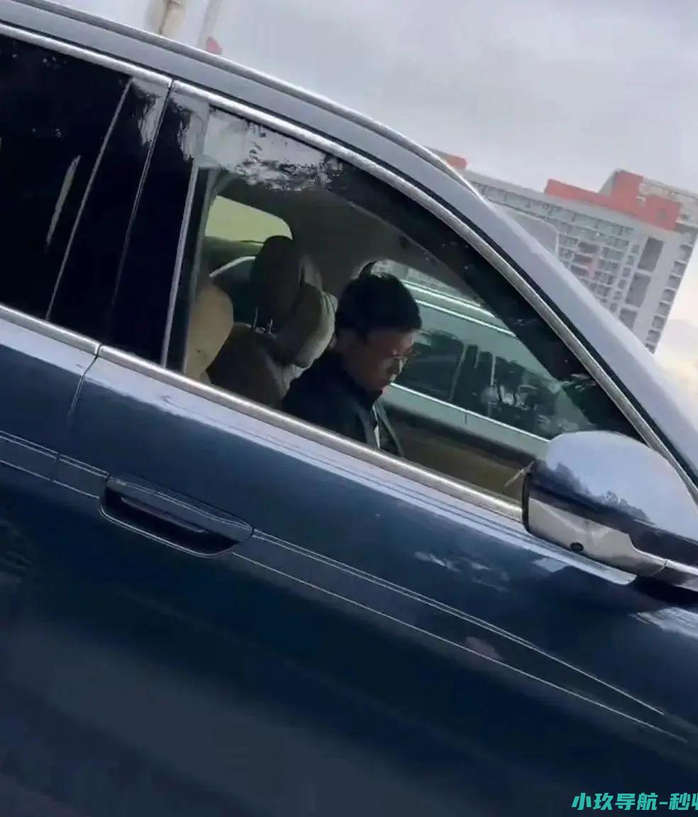 他真的认识到自己错了吗 余承东因开智驾车看手机去自首