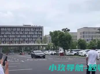 车辆失控绕圈 比亚迪官方辟谣