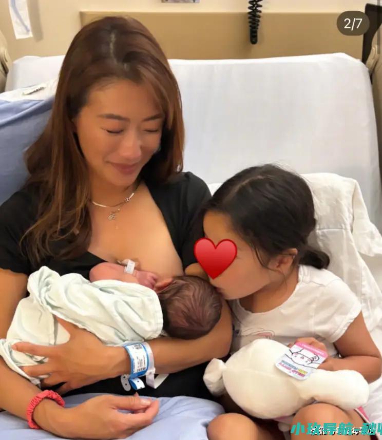 罕见晒出哺乳照小七岁男友合拍全家福谢婷婷二胎