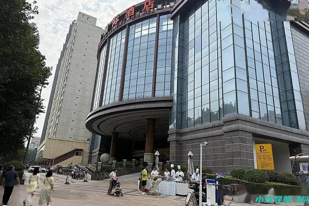 餐饮业的下半年从五星级酒店摆摊卖菜开始