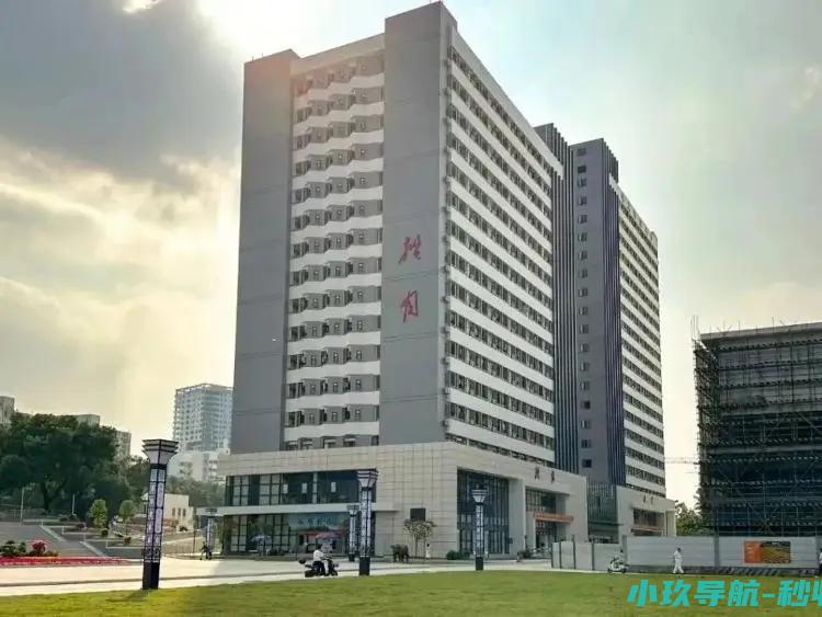 校方回应 引质疑 高校宿舍楼部分对外经营